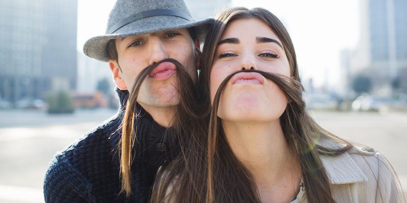 Beda Dengan Friendzone, Pacaran Rasa Temenan Itu Seru, Lho!