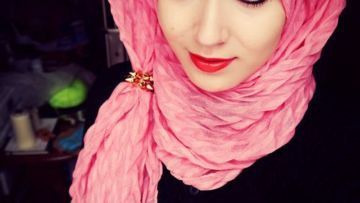 Ketahui Kombinasi Warna Bibir dan Hijab Yang Pas Hanya dari 3 Warna Lipstik Saja!