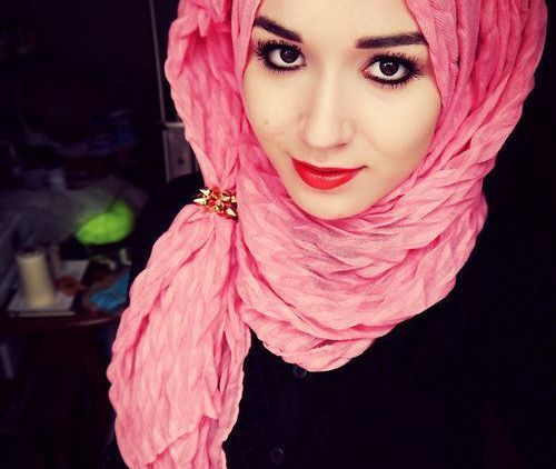 Ketahui Kombinasi Warna Bibir dan Hijab Yang Pas Hanya 