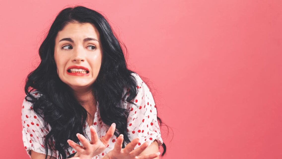 7 Jenis Fobia yang Akrab dengan Para Traveler. Kamu Mengidap Ketakutan yang Mana Nih? 17 takut kuman