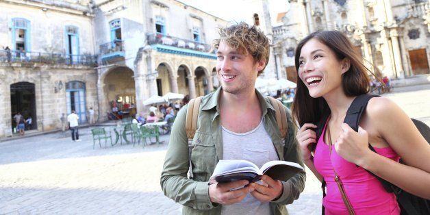 Daripada Cuma Selfie Sana-Sini, 5 Hal Ini Bisa Bikin Perjalananmu Jadi Lebih Berarti