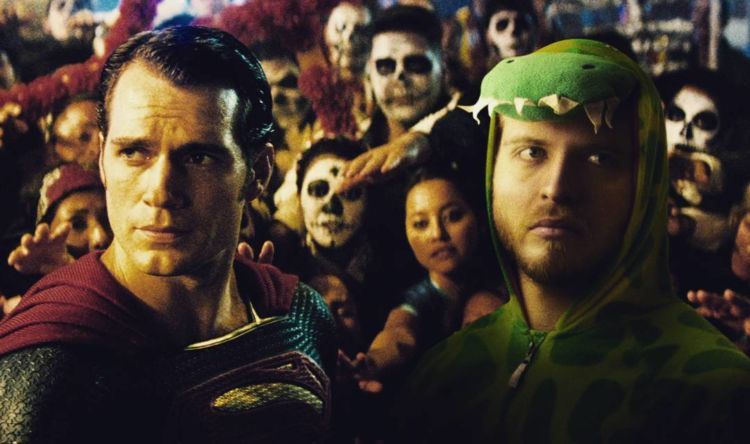 Superman vs dinoman ;)))