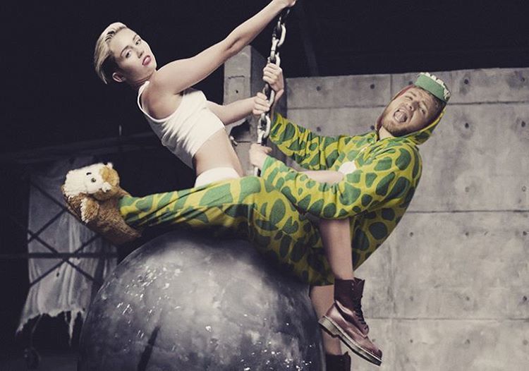 wrecking ball versi baru kali ya ~