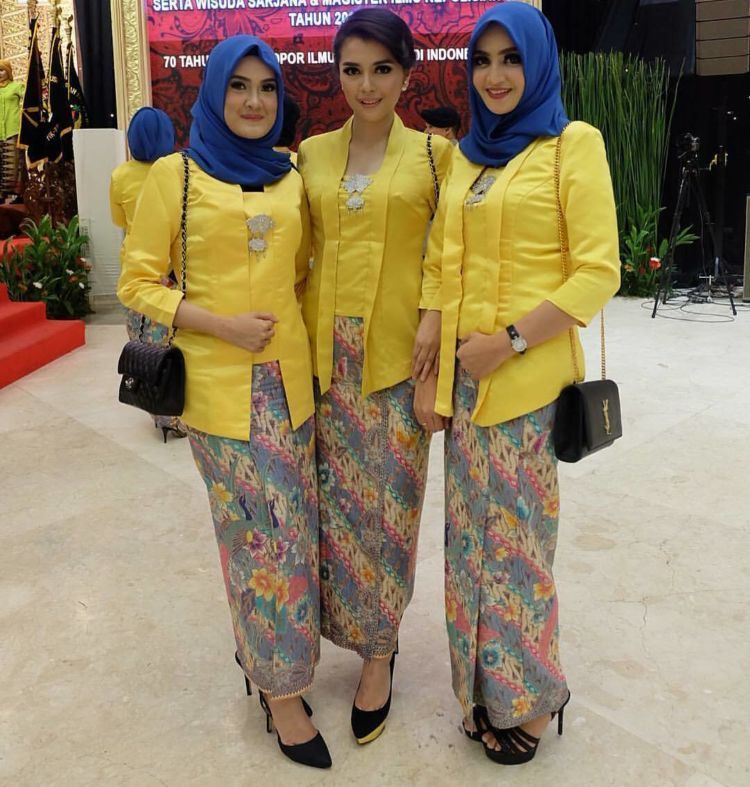 18 Inspirasi Kebaya Pagar Ayu. Biar di Kondangan Semakin 