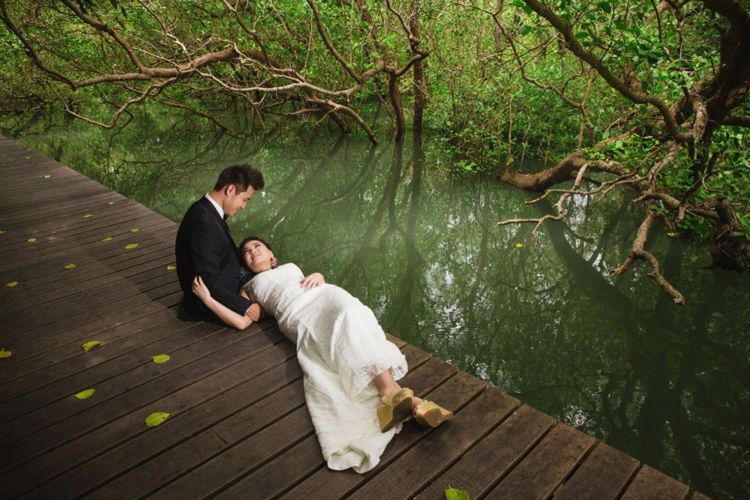 Yakin cuma mau ke pantainya aja? Hutan Mangrovenya juga eksotis loh