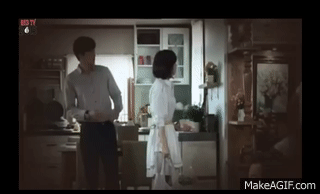 Shirtdress, Si Gaun Lucu yang Naik Daun Gara-gara Drama Korea. Kamu Sudah Punya Belum? 31 shirtdress putih polos