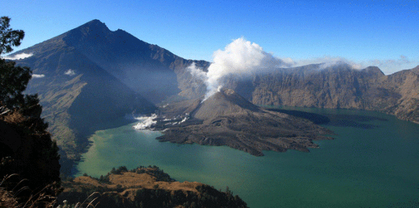 Gunung Barujari sempat meletus beberapa kali sebelumnya