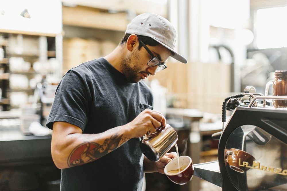 5 Hal Asik yang Bisa Kamu Lakukan di Coffee Shop