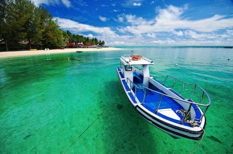 derawan yang selalu menawan, kamu pun selalu rupawan