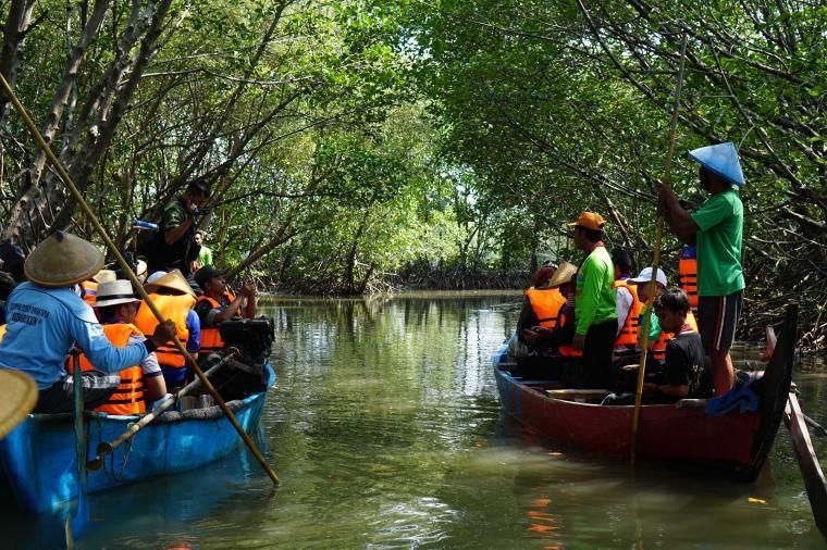 Hutan-hutan Mangrove yang Bisa Jadi Destinasi Wisatamu, Yuk Intip! 4 Hutan-hutan Mangrove yang Bisa Jadi Destinasi Wisatamu, Yuk Intip!