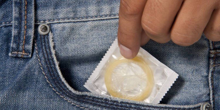 Kondom di saku atau dompetnya