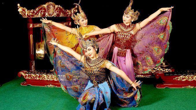 9 Tarian Tradisional dari Jawa  Barat  yang Harus Dipertahankan