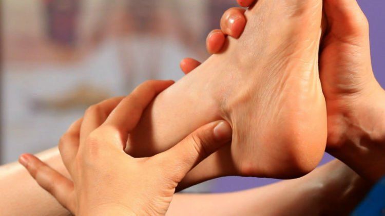 Pijat telapak kaki