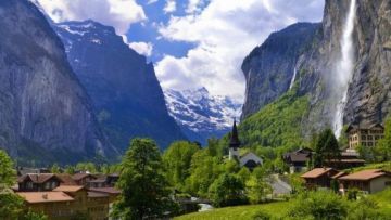 Perkenalkan Lauterbrunnen, Desa Tercantik Di Dunia. Keindahan Surgawi yang Tiada Tara!