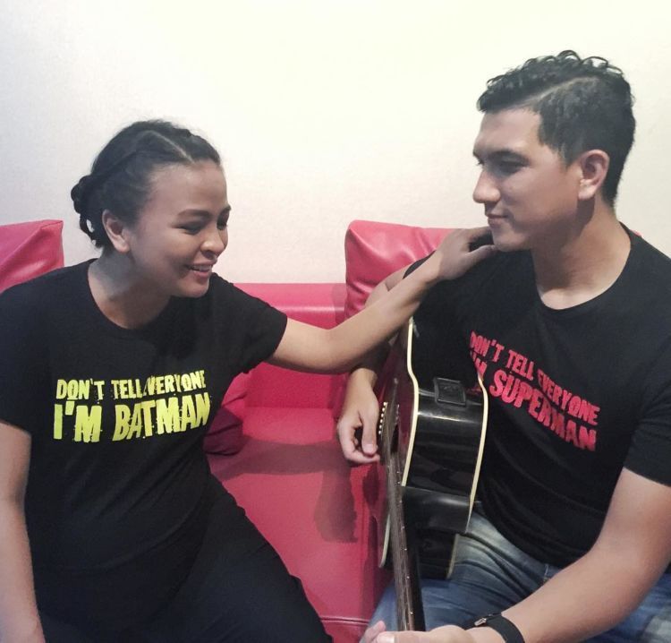 malah bikin lagu