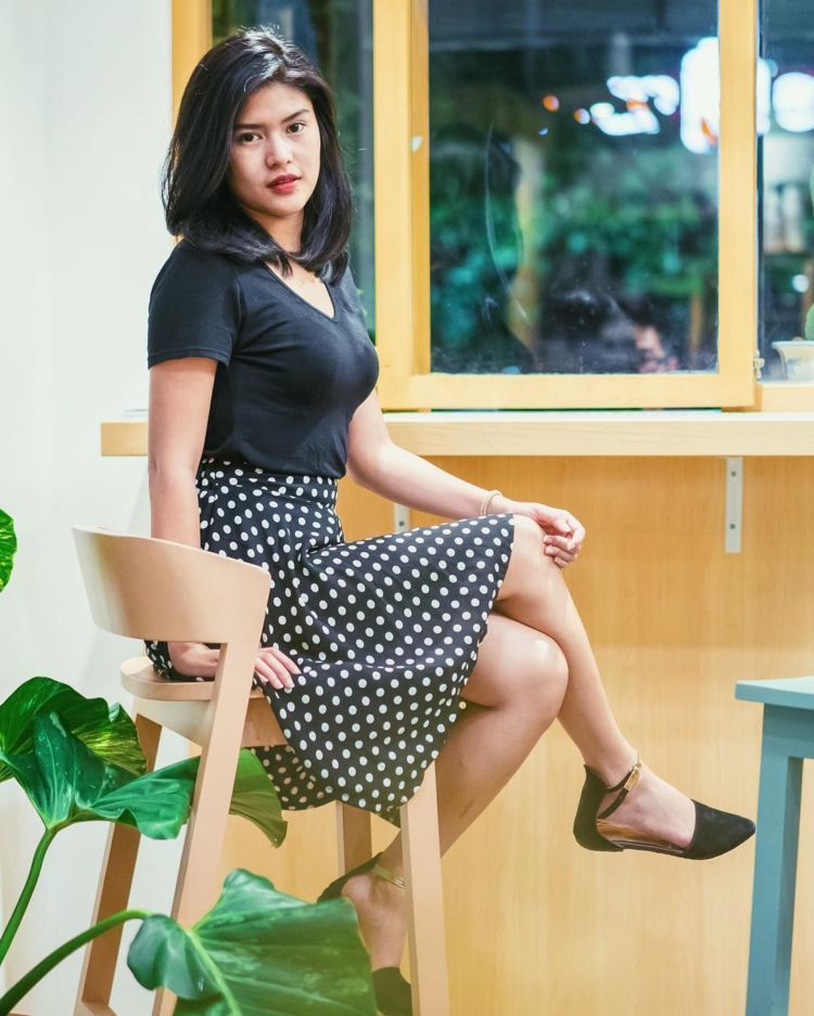 Hitam
