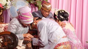 6 Pertanda Bahwa Udah Saatnya Kamu Terima Saja Dijodohkan Orangtua, Tinggal Duduk Manis dan Memilih