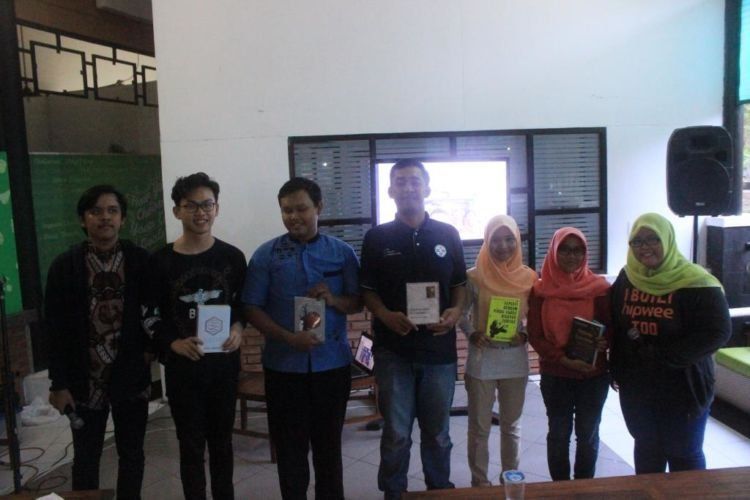 lumayan dapet buku Dee Lestari gratis