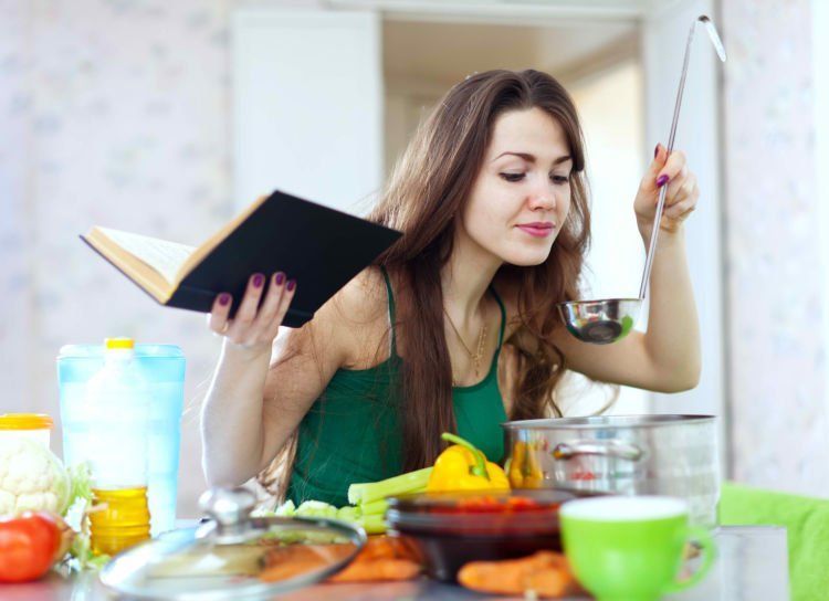 Pintar masak bakal bikin peluang kamu jadi pendamping hidupnya semakin besar
