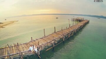 16 Foto Prewedding Unik nan Romantis yang Diambil dengan Drone, Yakin Nggak Kepingin?