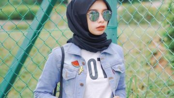 9 Pose Foto Candid Cewek Berhijab Kekinian