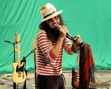 8 Seleb Ini Sempat Gondrong dan Bikin Baper