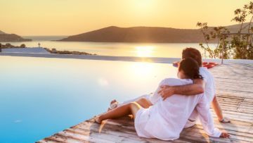 Tak Perlu Terlalu Pelit, 7 Alasan Mengapa Bulan Madu Penting Dilakoni Pengantin Baru