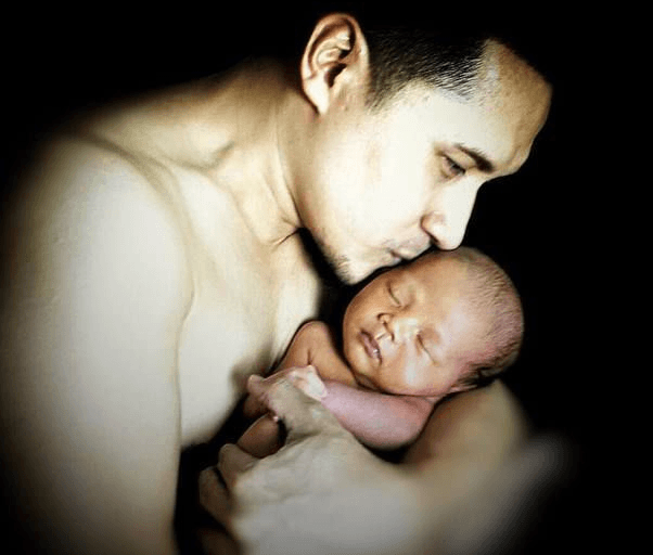 Epiknya Pemotretan Bayi Arie Untung dan Fenita, Yah Konsep dan Modalnya Pasti Nggak Sembarangan Sih 14 Muaaach!