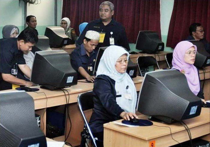 Memilih Guru Idola itu Tidak Mudah. Pastikan 5 Jurus Jitu Untuk Memilih Guru Idolamu.