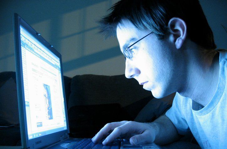 8 Sinyal Kalau Pasanganmu Kecanduan Pornografi. Ternyata Bisa Segampang Ini Buat Dilihat 19 Lalala