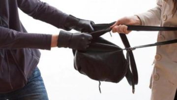 Perhatikan 4 Hal Ini jika Kamu Perempuan yang Sering Pulang Malam Sendirian