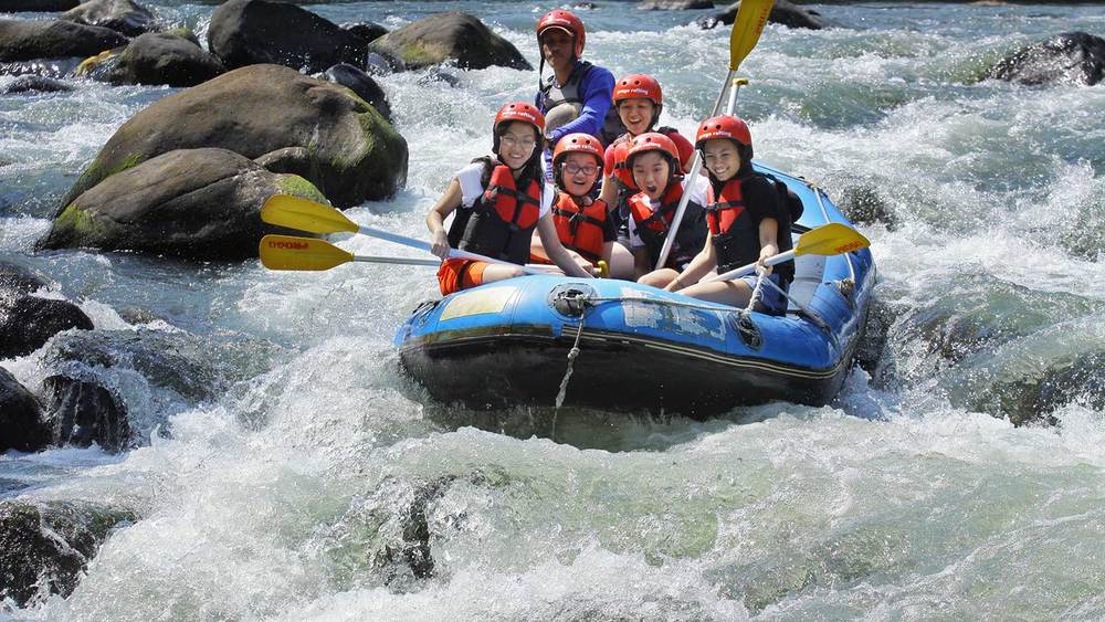 Rafting Menyusuri Sungai Progo Saat Liburan di Magelang