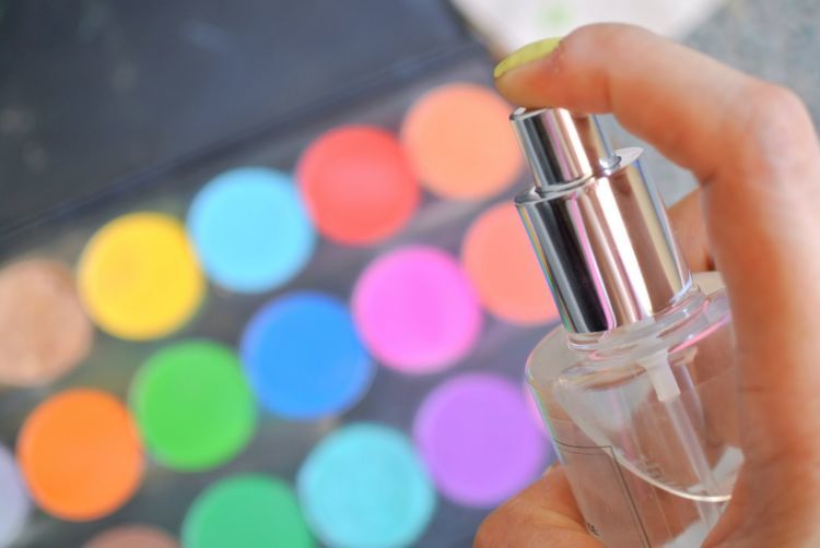 biasanya terdapat pada produk spray