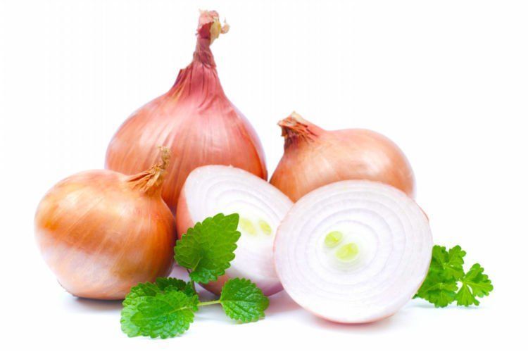 7 Makanan Ini Berpotensi Bikin Bau Kentutmu Makin Menjadi-jadi. Sebaiknya Hindari! 17 Bawang juga mengadn