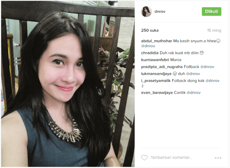 Komen aja yang banyak. Nggak bakal ditanggapin juga. :(((