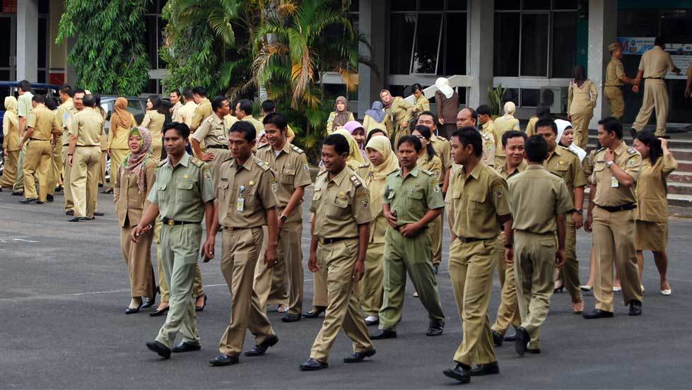 Menjadi PNS Sejatinya Tentang Mengabdi Pada Negeri Bukan 