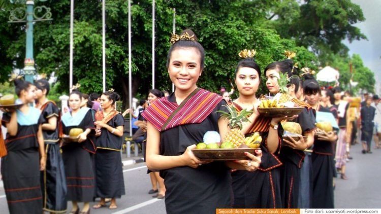 jangan lewatkan ketemu cewek-cewek cantik suku sasak ya