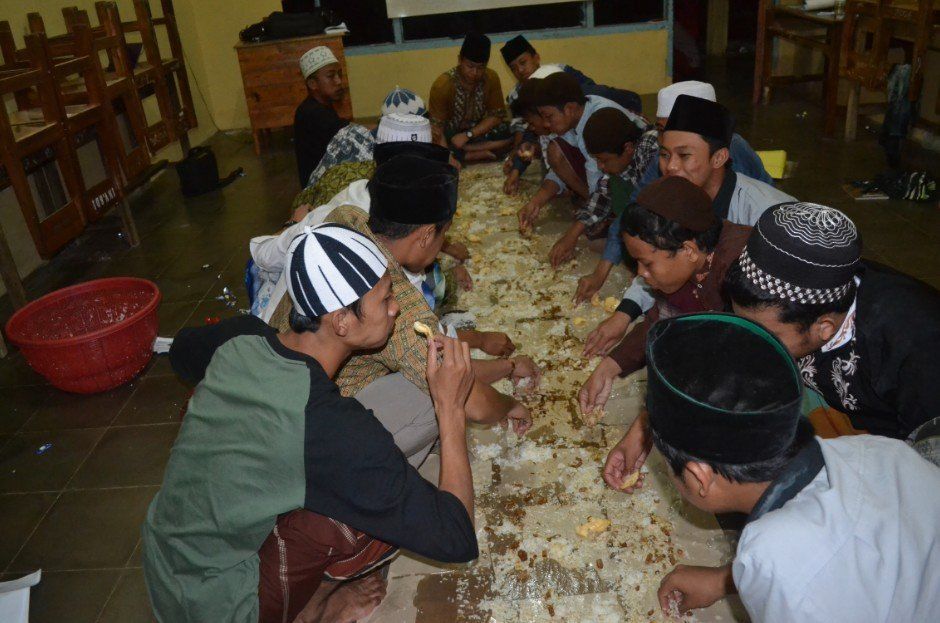 Kamu Santri? 11 Pengalaman Berikut Ini Pasti Pernah Kamu Jalani Saat Berada di Penjara Ilahi
