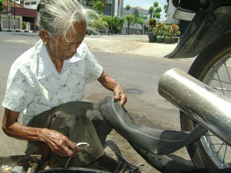 Bukan Cuma Untuk Nyinyir dan Gibah, Gunakan Media Sosialmu 