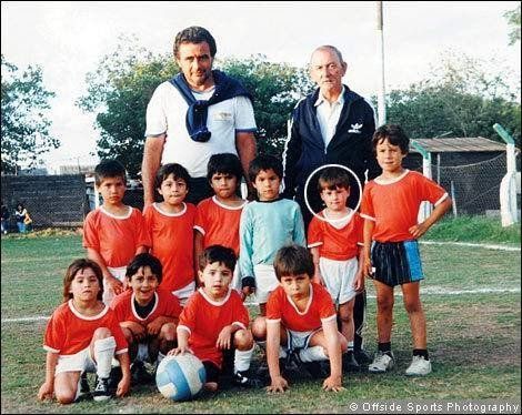 Kamu yang Hobi Bermain Sepak Bola, 5 Tips Latihan Ala Lionel Messi Ini Bisa Kamu Terapkan Agar Mahir Menggocek Lawan dan Banyak Mencetak Gol 1 Kamu yang Hobi Bermain Sepak Bola, 5 Tips Latihan Ala Lionel Messi Ini Bisa Kamu Terapkan Agar Mahir Menggocek Lawan dan Banyak Mencetak Gol