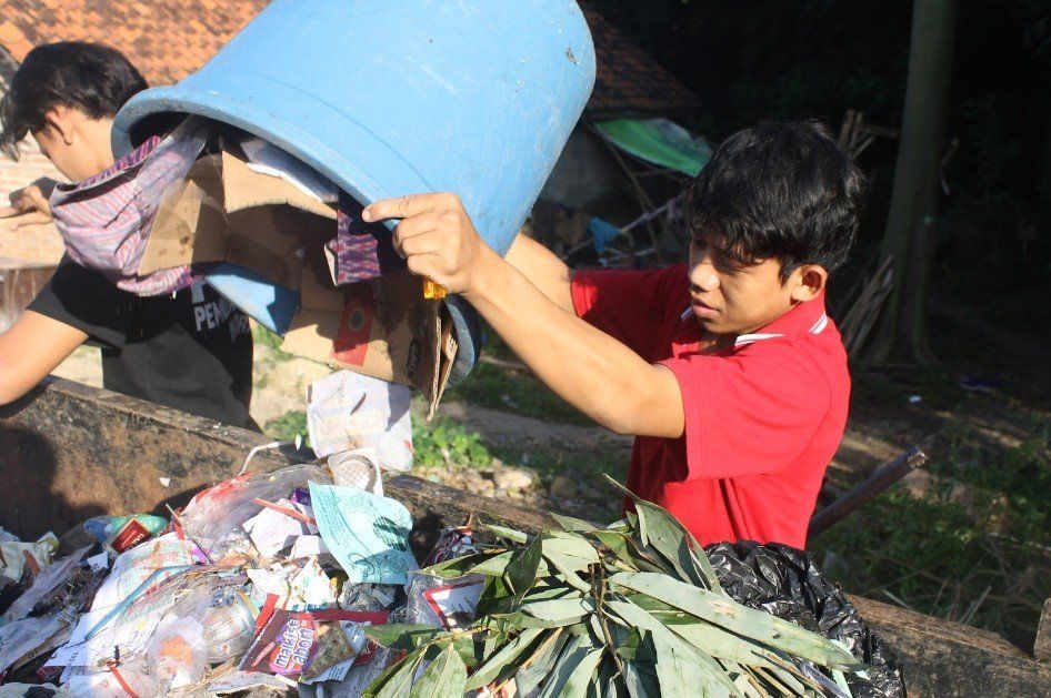 Kamu Santri? 11 Pengalaman Berikut Ini Pasti Pernah Kamu Jalani Saat Berada di Penjara Ilahi