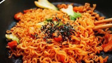 Samyang, Mie Instan Korea yang Pedasnya Kelewatan. Sampai Ada Samyang Challenge yang Hits di Instagram!