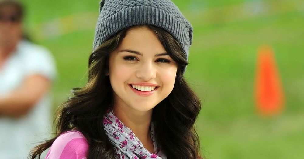 Untuk Cewek Yang Nggak Pede Punya Muka Bulat Siasati 