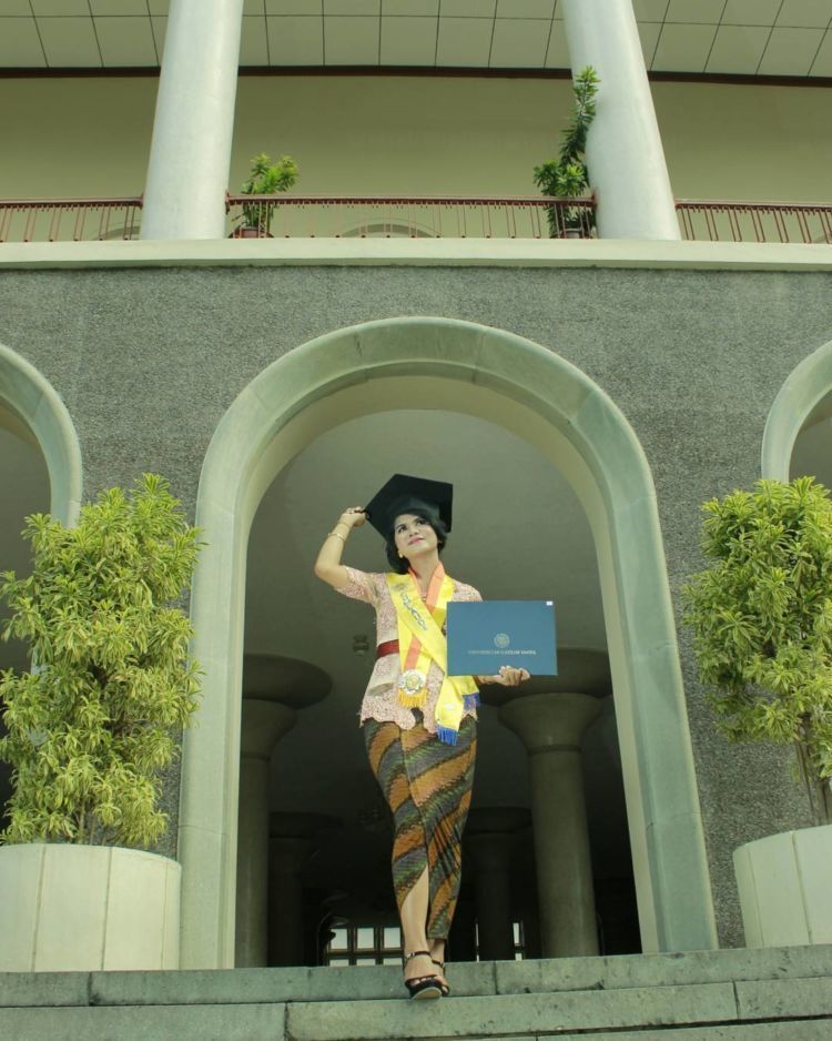Gaya Foto Wisuda