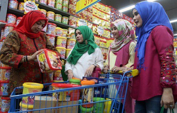 6 Tingkah Emak-Emak Saat Piknik Ini Ngeselin Abis. Ingat Kelakuan Mereka Bikin Sebal Tapi Juga Ketawa! 14 belanja itu nomor satu dalam hidup emak!