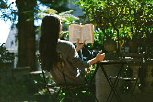 Lagi Suntuk pas Bokek? Cobain 6 Me Time yang Nggak Bikin Dompetmu Nangis!