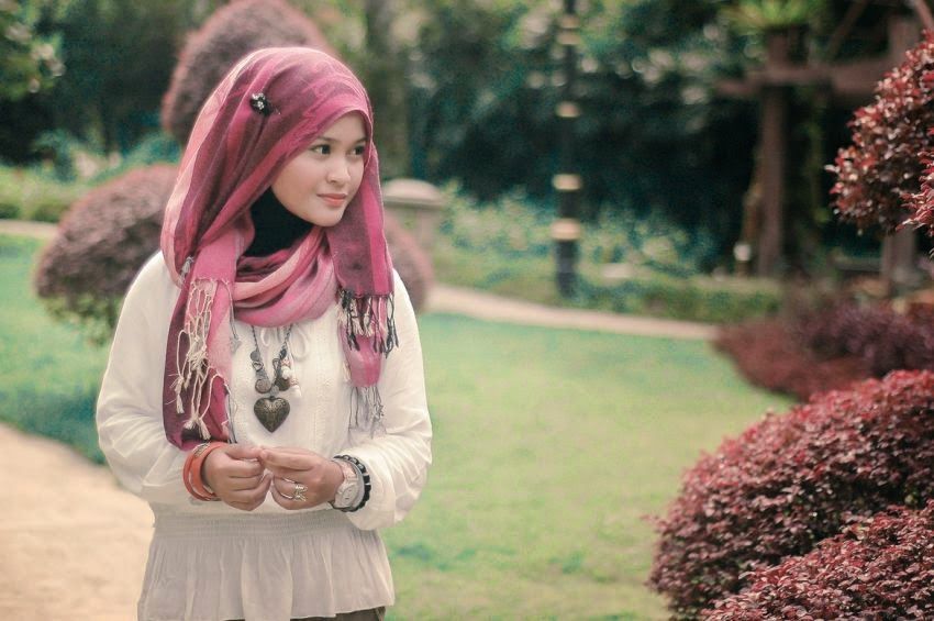 Sengaja Malam Minggu di Rumah, Biar Tahu Nyari Wanita Cantik dan Sholehah di Mana