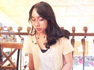 Alih-Alih Culun, Memakai Kacamata Akan Tetap Terlihat Fashionable dengan Tips Ini