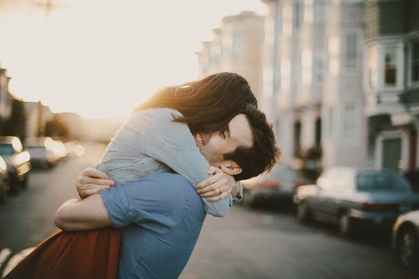 Selain Rindu, 10 Kalimat Ini Udah Nggak Asing Buat Kamu Si Pejuang LDR yang Tangguh