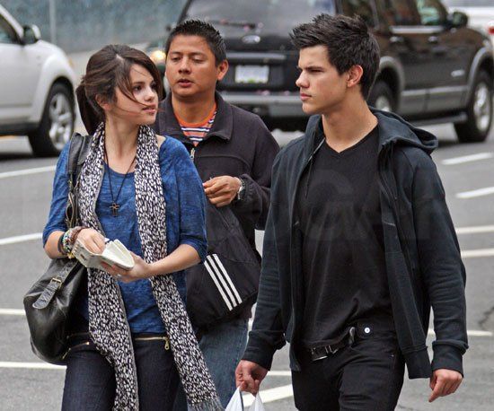 Penasaran? Selain Justin Bieber, Ini 6 Artis yang Pernah Menjadi Pacar Selena Gomez!